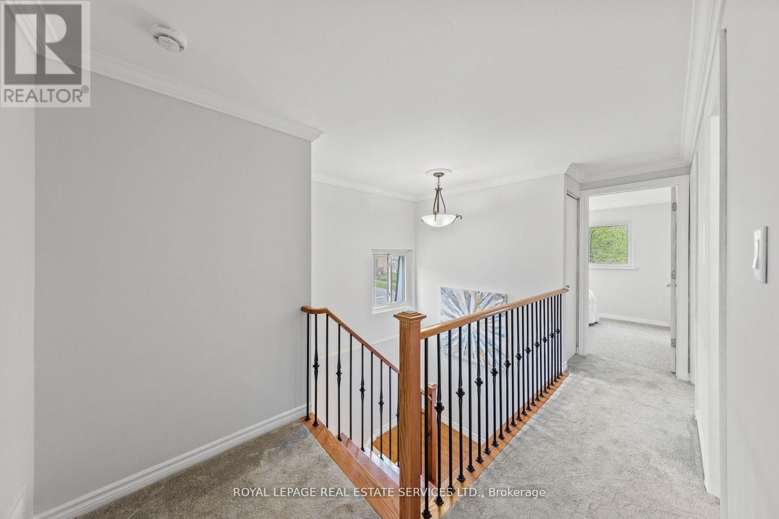 426 CAMELOT COURT Image 23