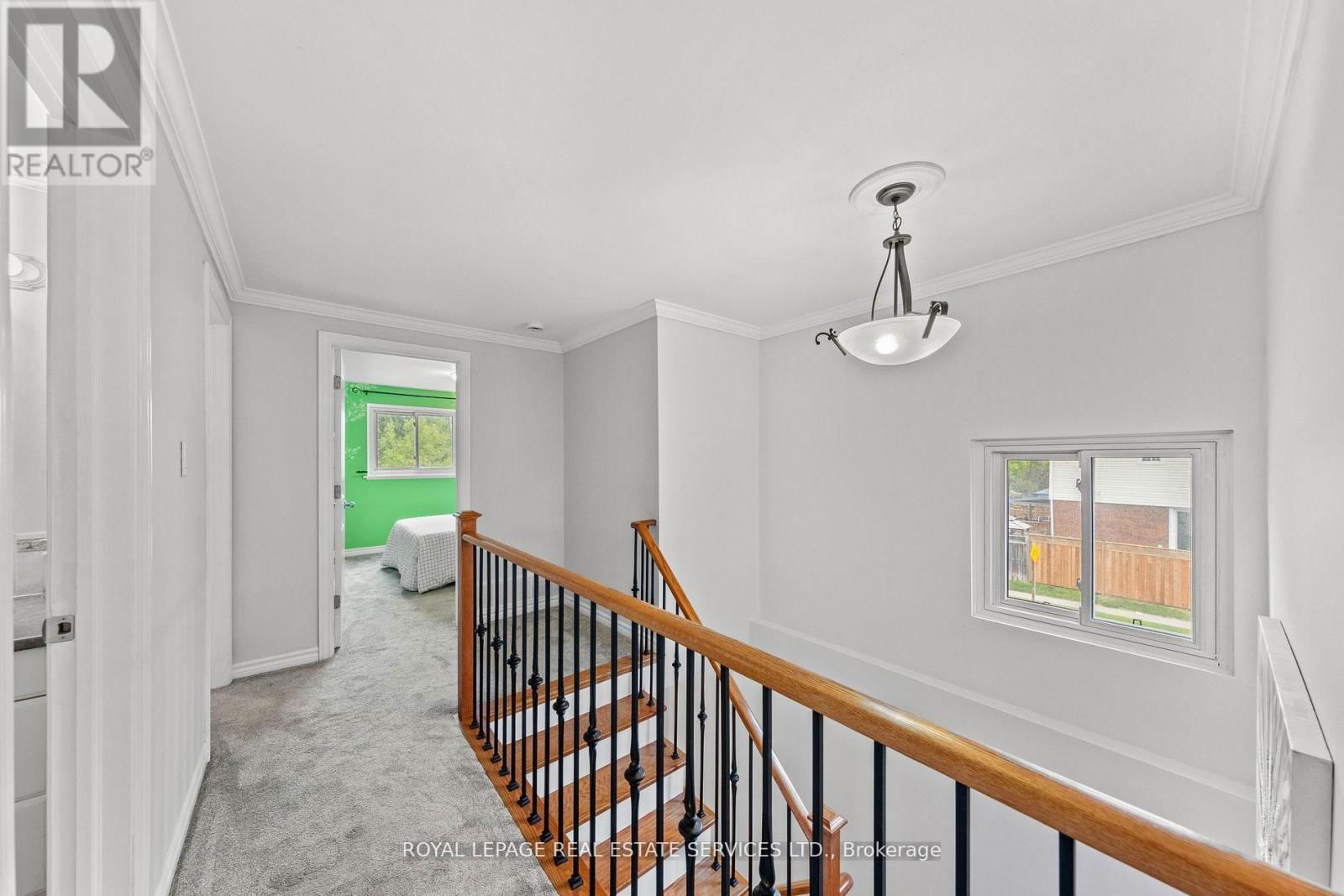 426 CAMELOT COURT Image 25