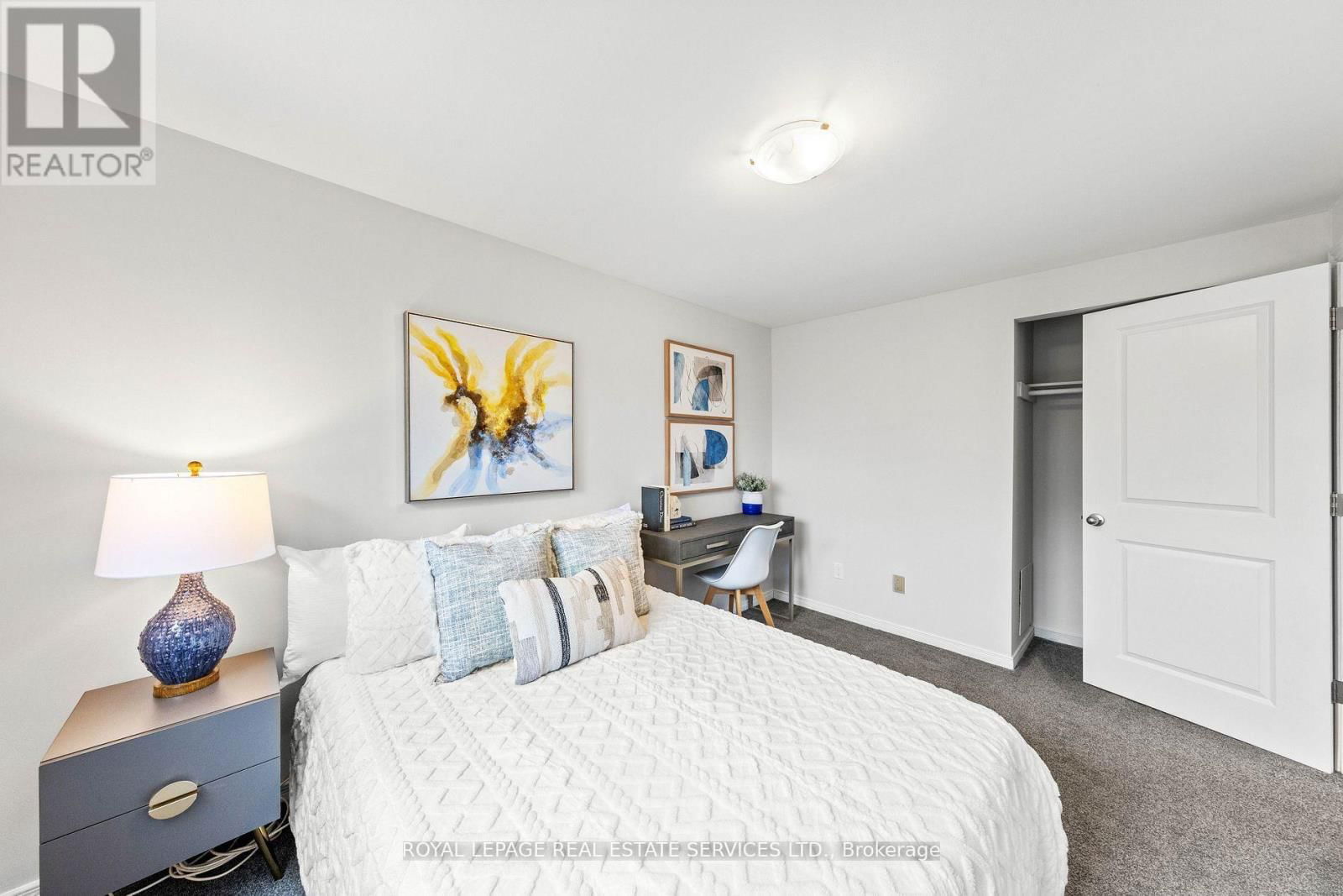 426 CAMELOT COURT Image 29