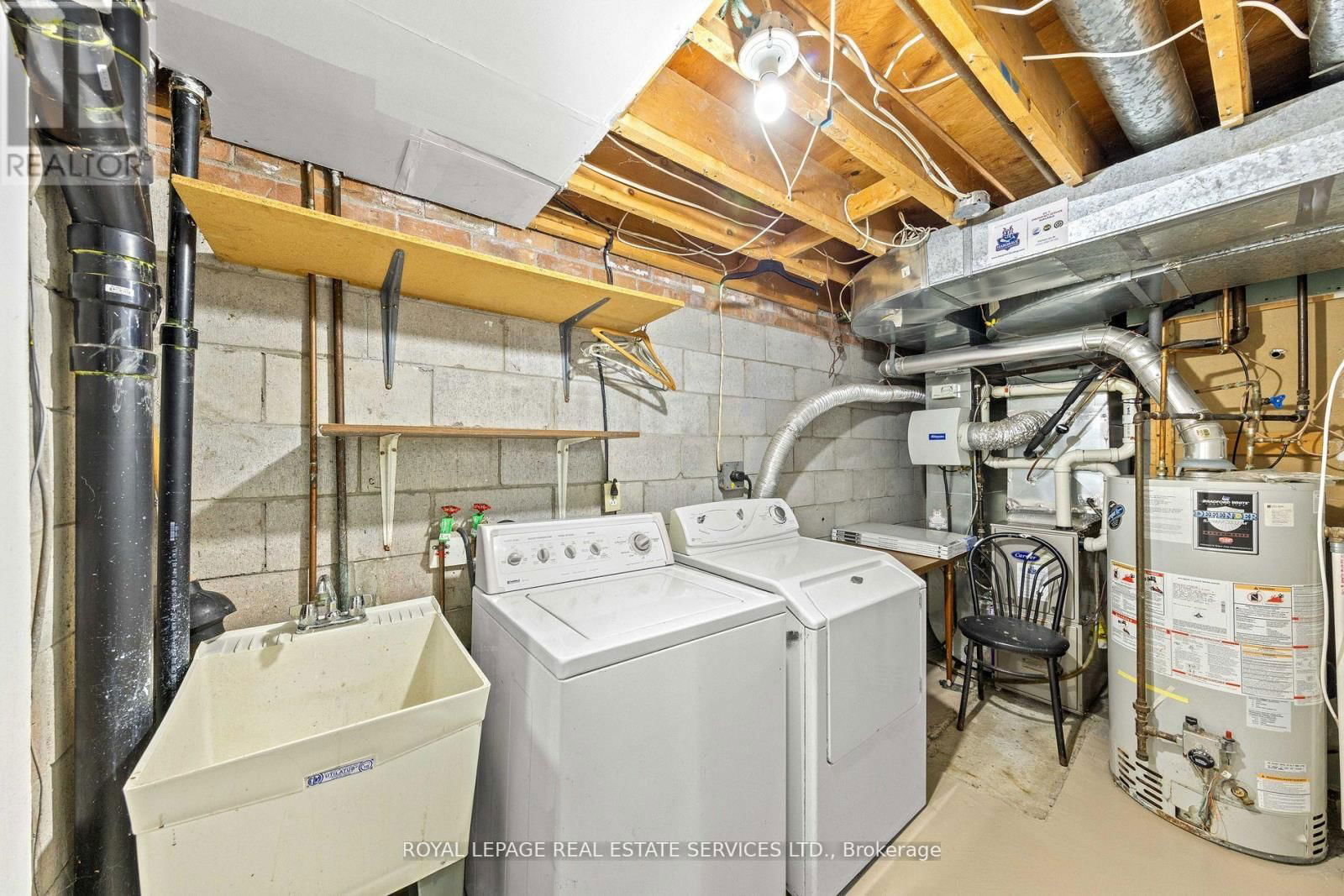 426 CAMELOT COURT Image 37