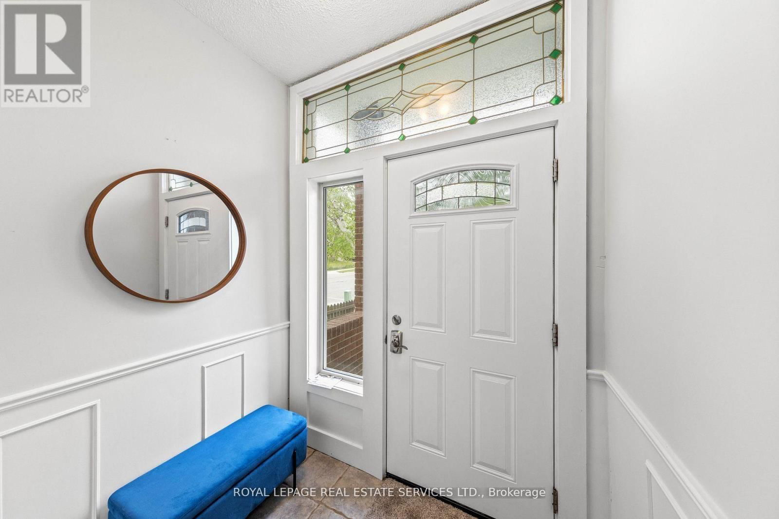 426 CAMELOT COURT Image 4