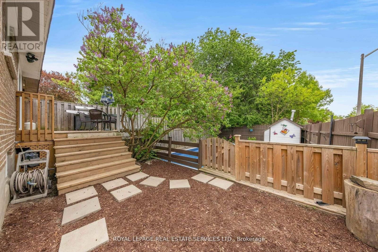 426 CAMELOT COURT Image 42
