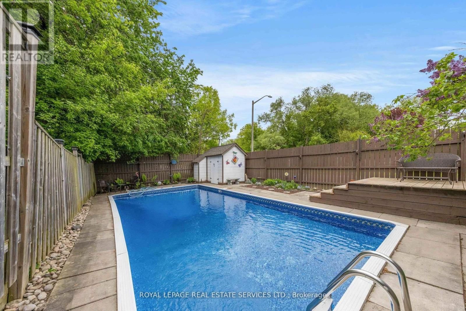 426 CAMELOT COURT Image 46