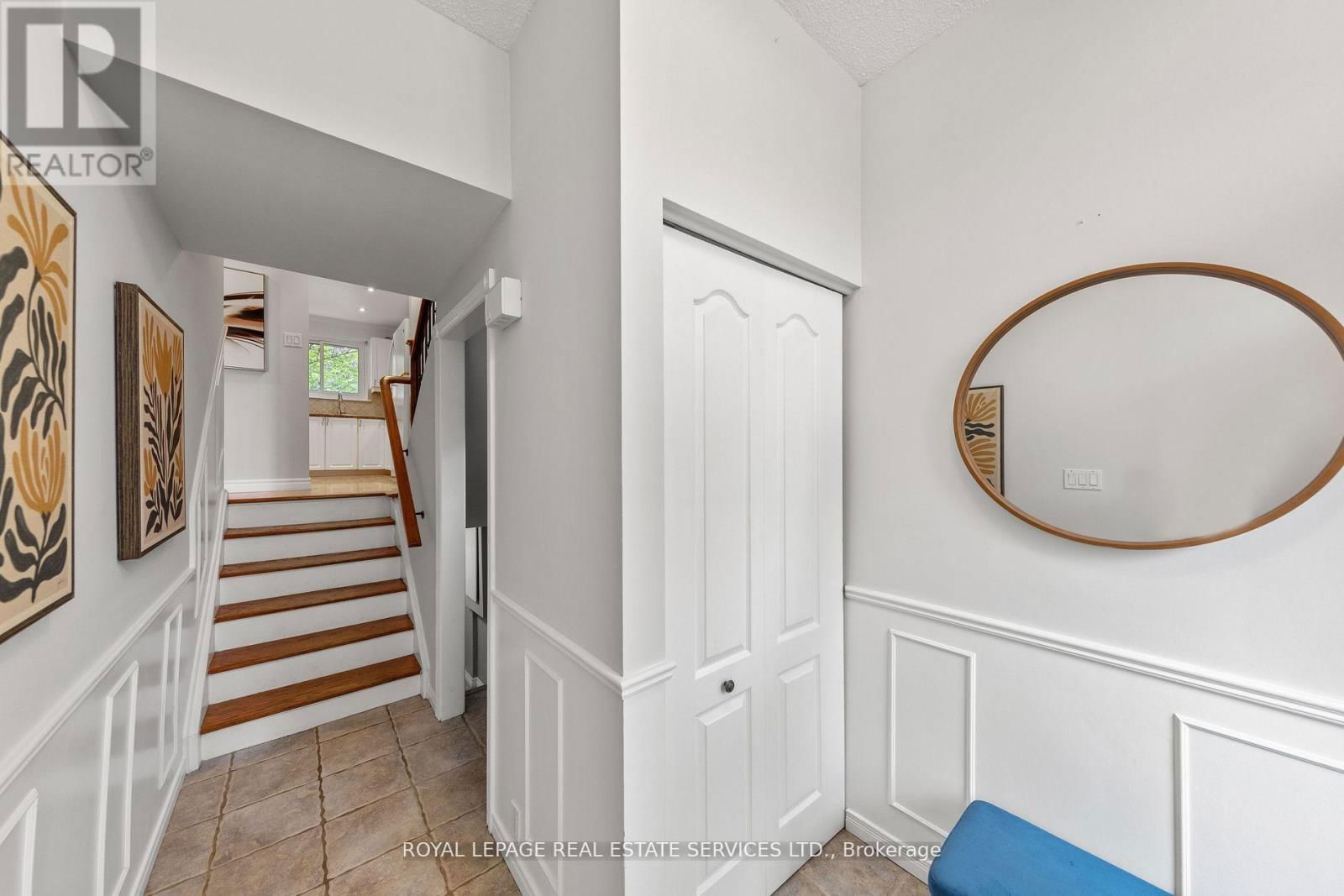 426 CAMELOT COURT Image 5