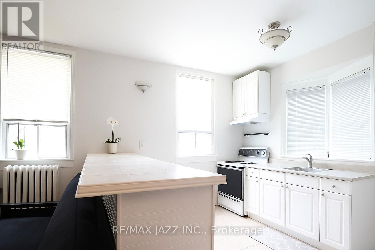 118 EASTWOOD ROAD Image 12