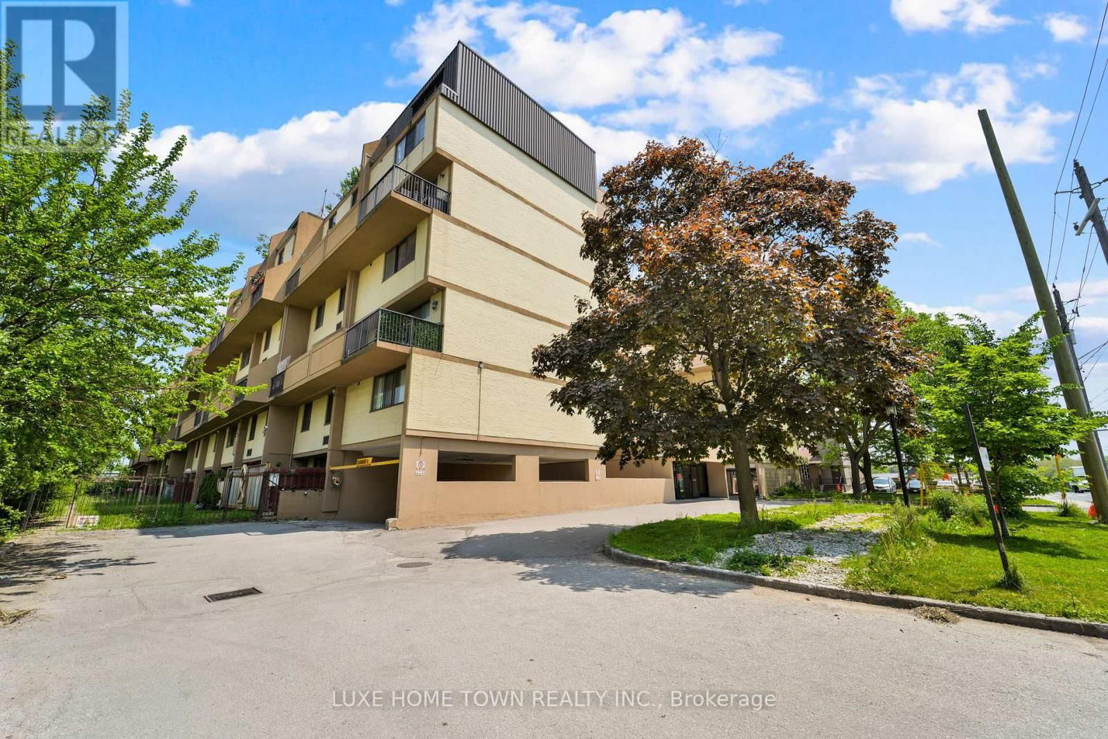 328 - 665 KENNEDY ROAD Image 1