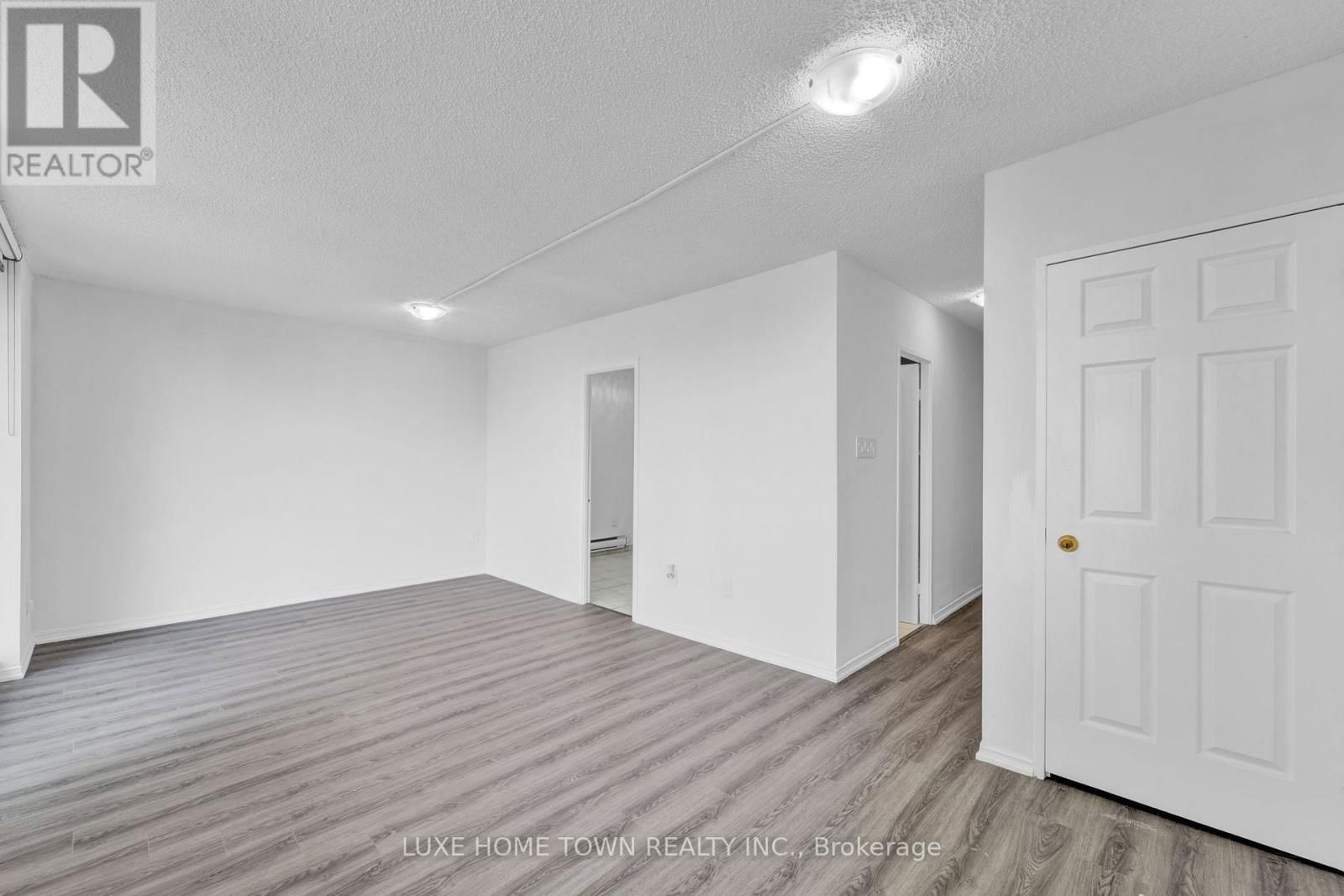 328 - 665 KENNEDY ROAD Image 12