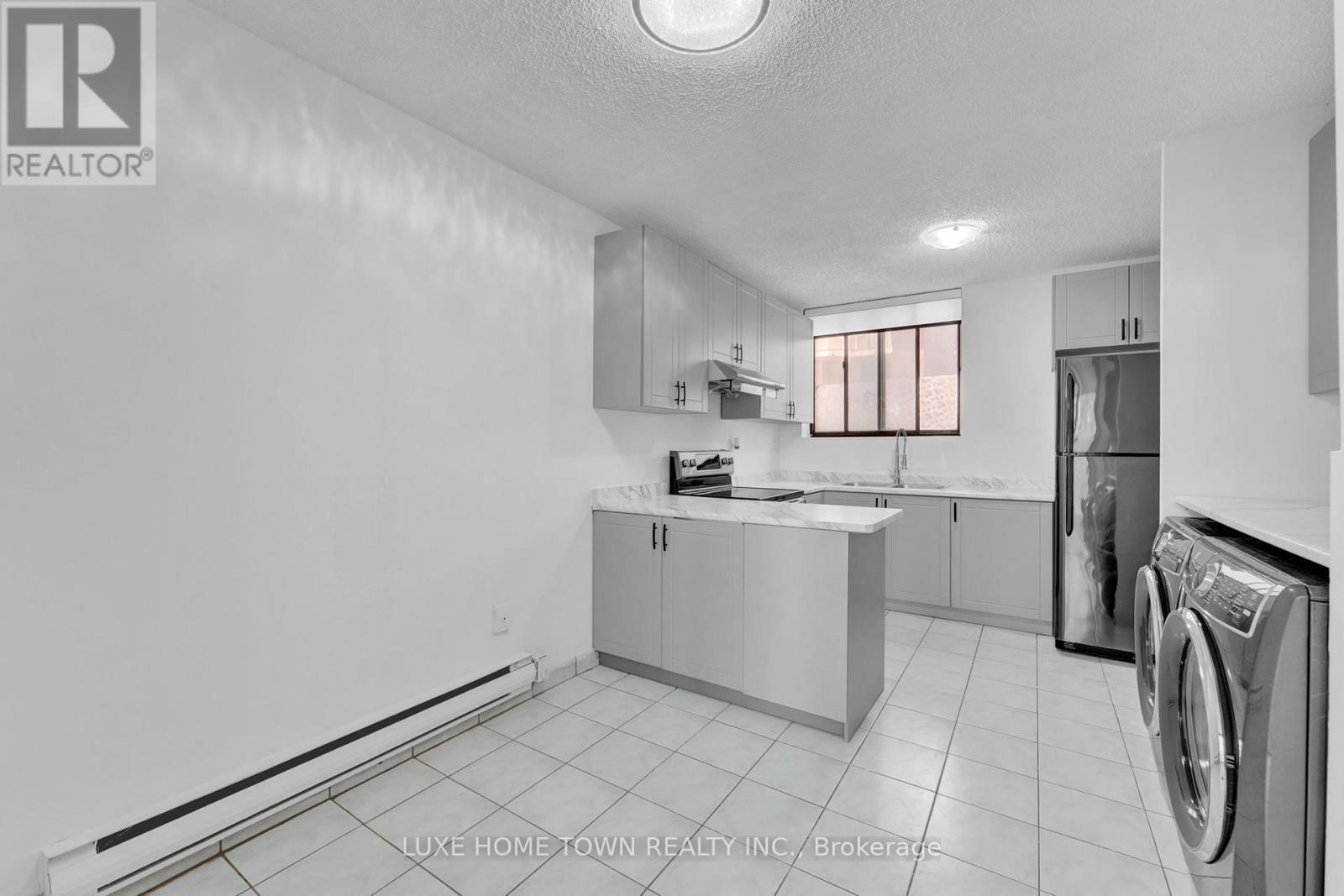 328 - 665 KENNEDY ROAD Image 15