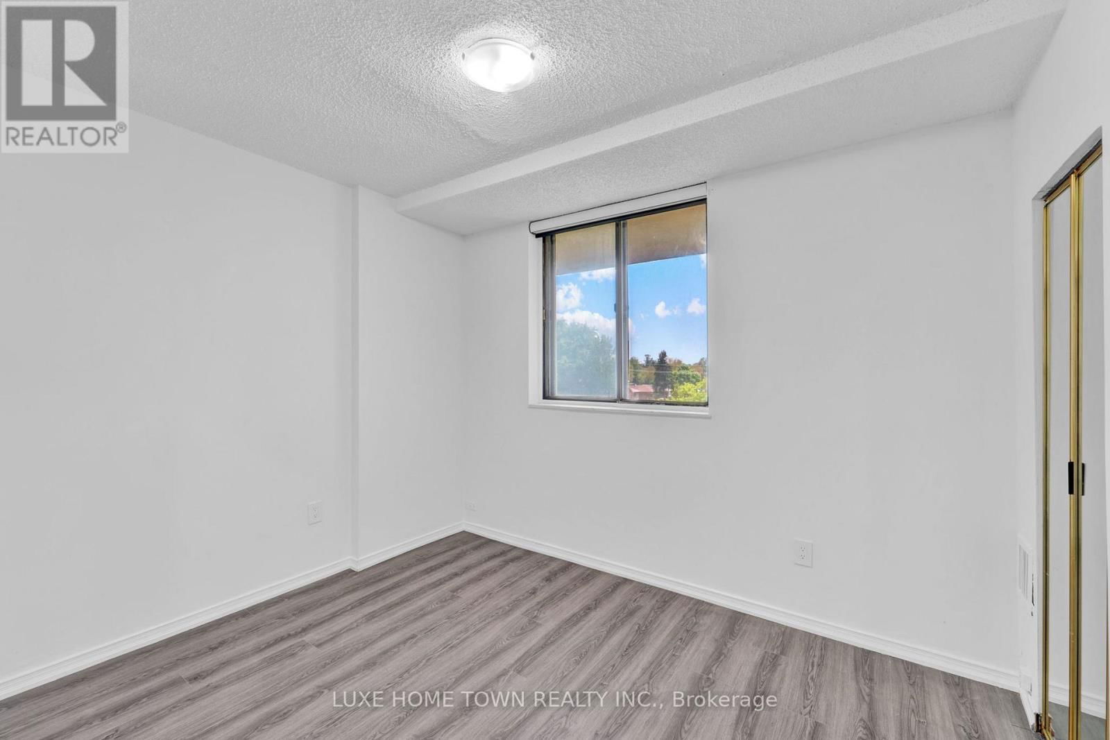 328 - 665 KENNEDY ROAD Image 25