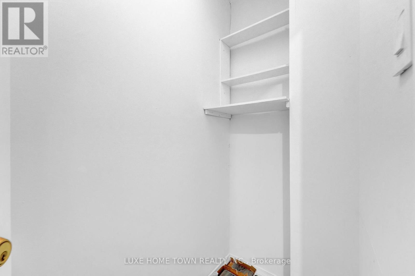 328 - 665 KENNEDY ROAD Image 35