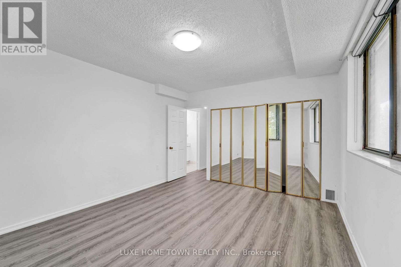 328 - 665 KENNEDY ROAD Image 36