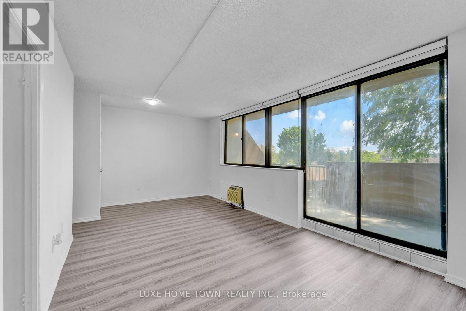 328 - 665 KENNEDY ROAD Image 9