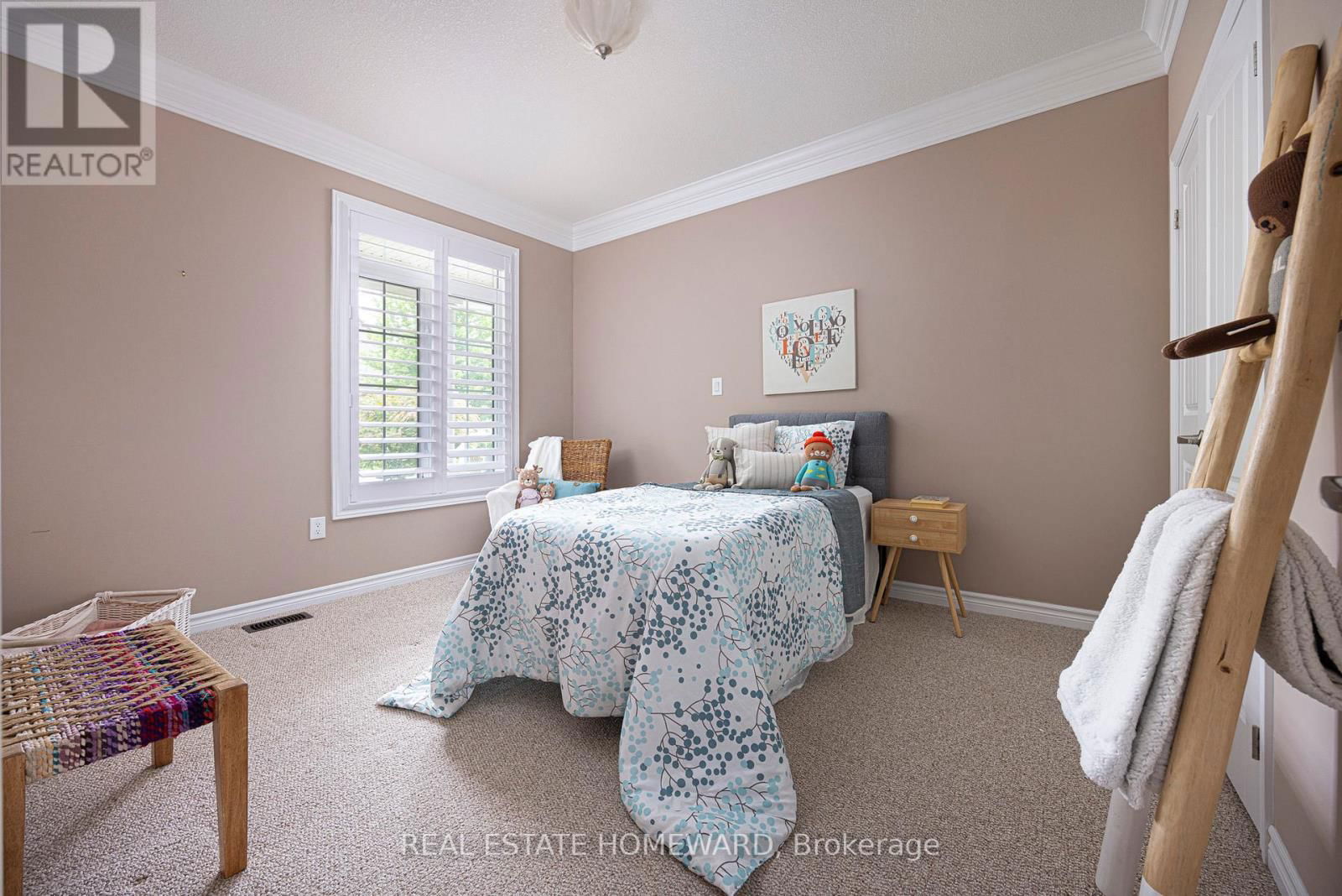 44 JANE AVENUE Image 24