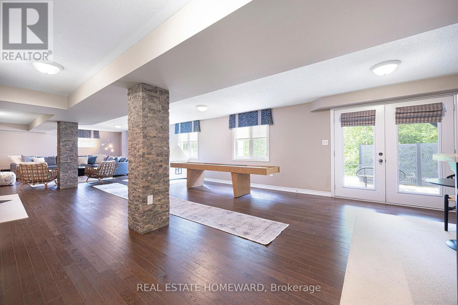 44 JANE AVENUE Image 30