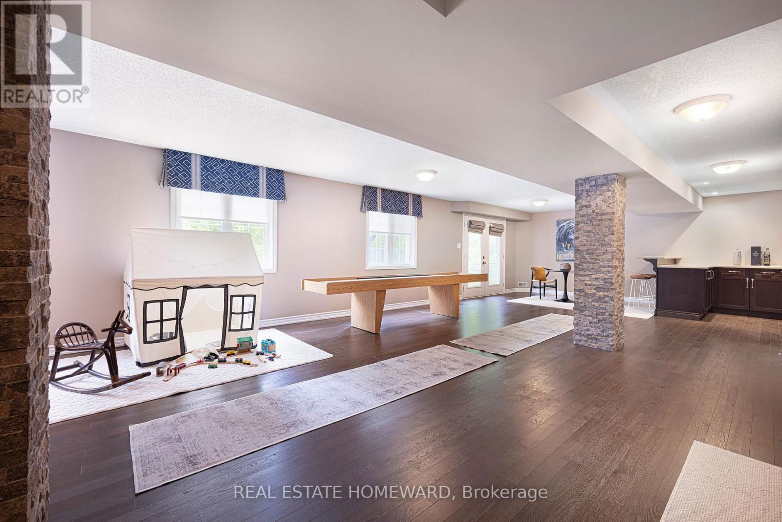 44 JANE AVENUE Image 34
