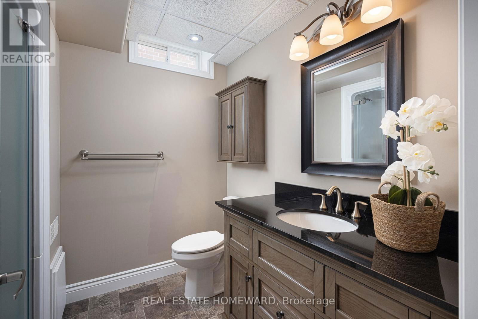 44 JANE AVENUE Image 36