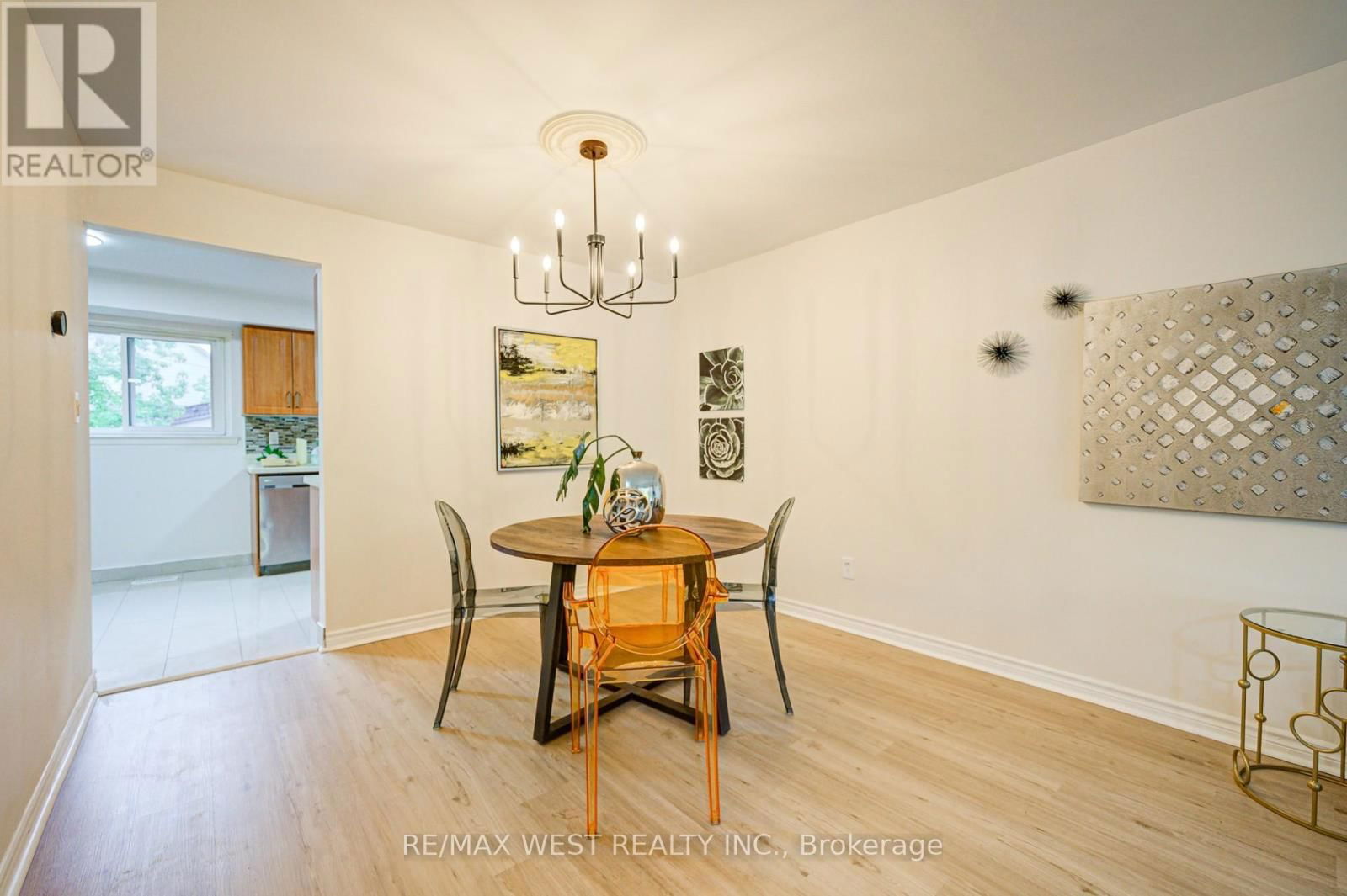 52 BURKWOOD CRESCENT Image 11