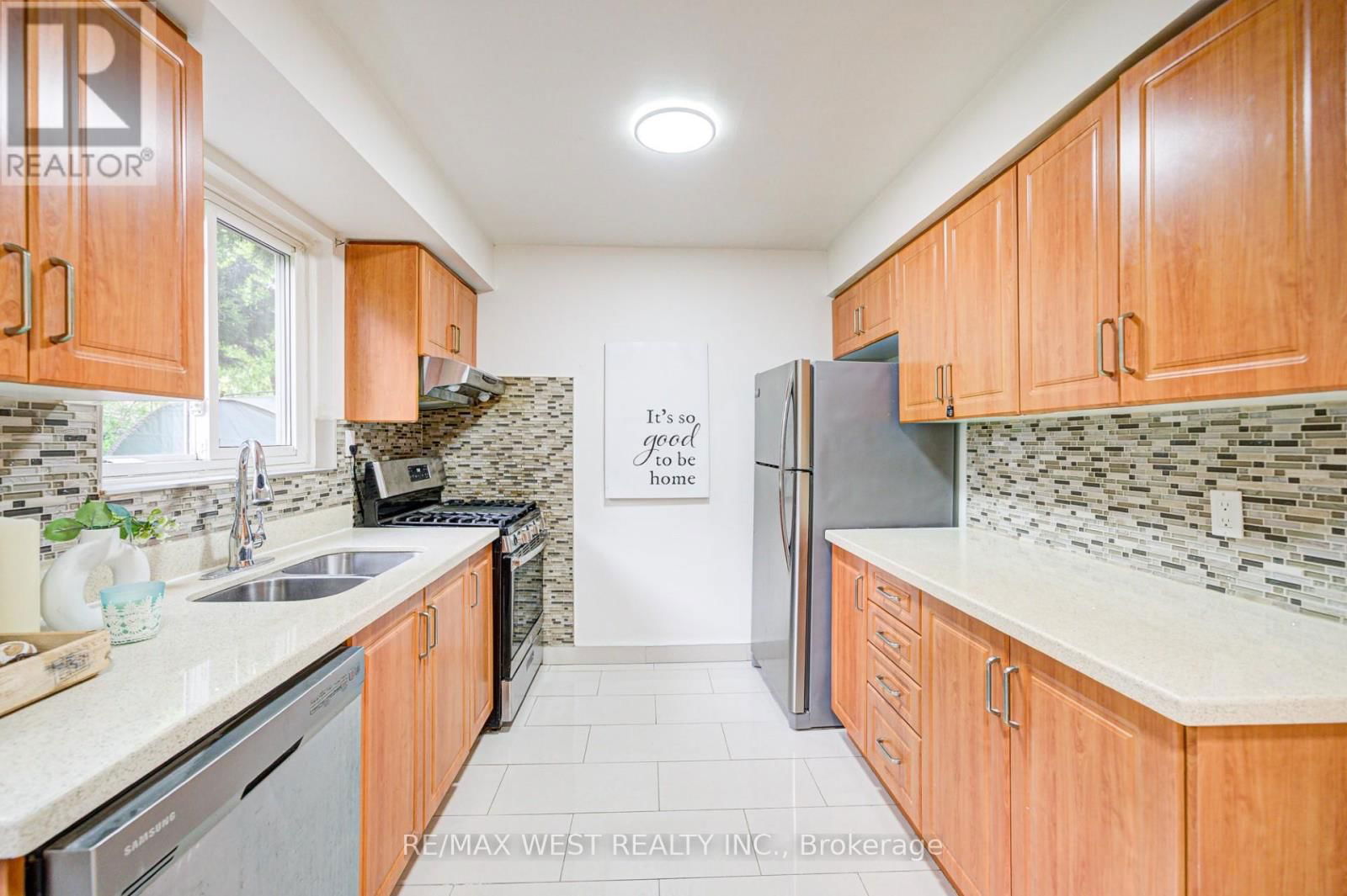 52 BURKWOOD CRESCENT Image 12
