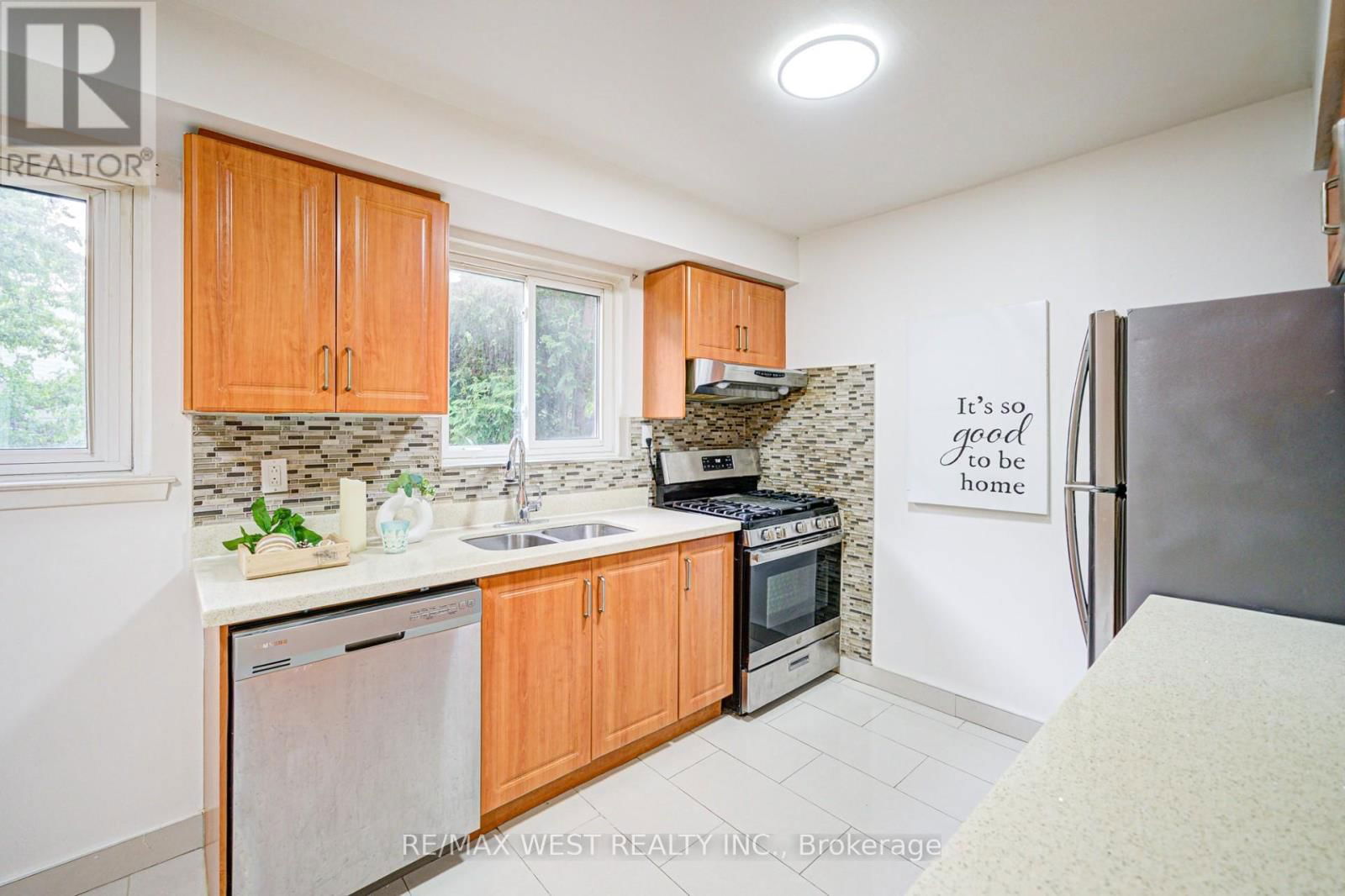 52 BURKWOOD CRESCENT Image 13