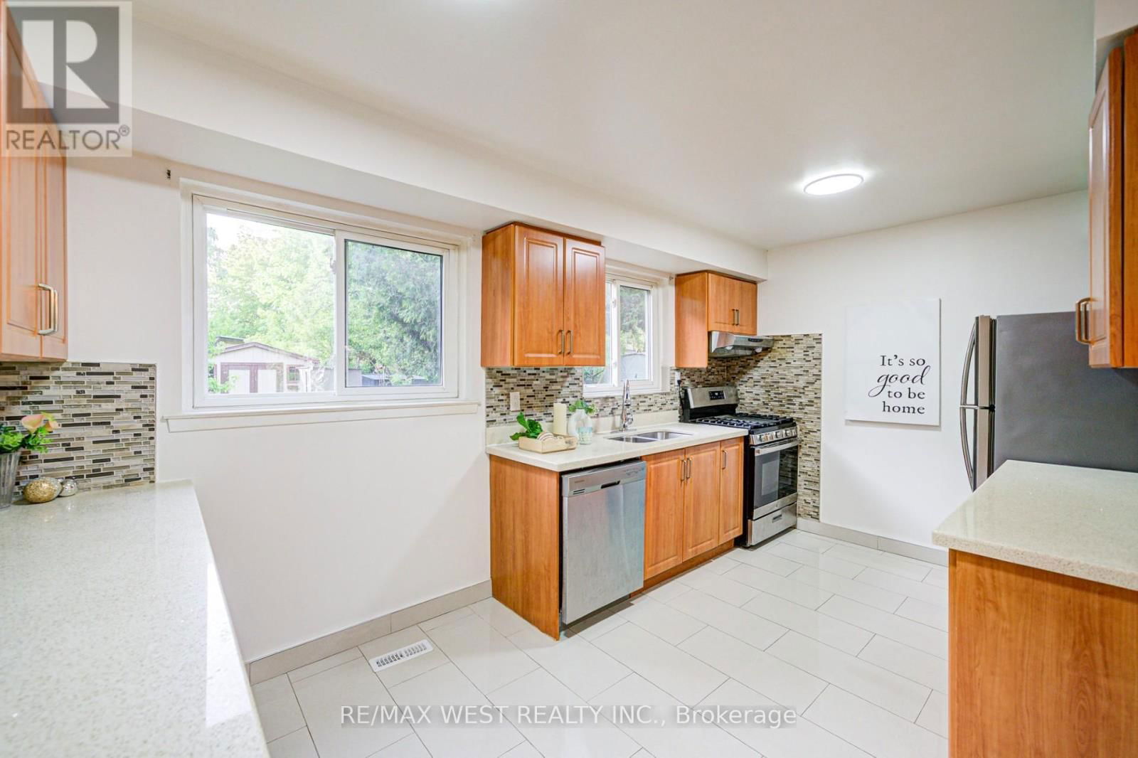 52 BURKWOOD CRESCENT Image 14