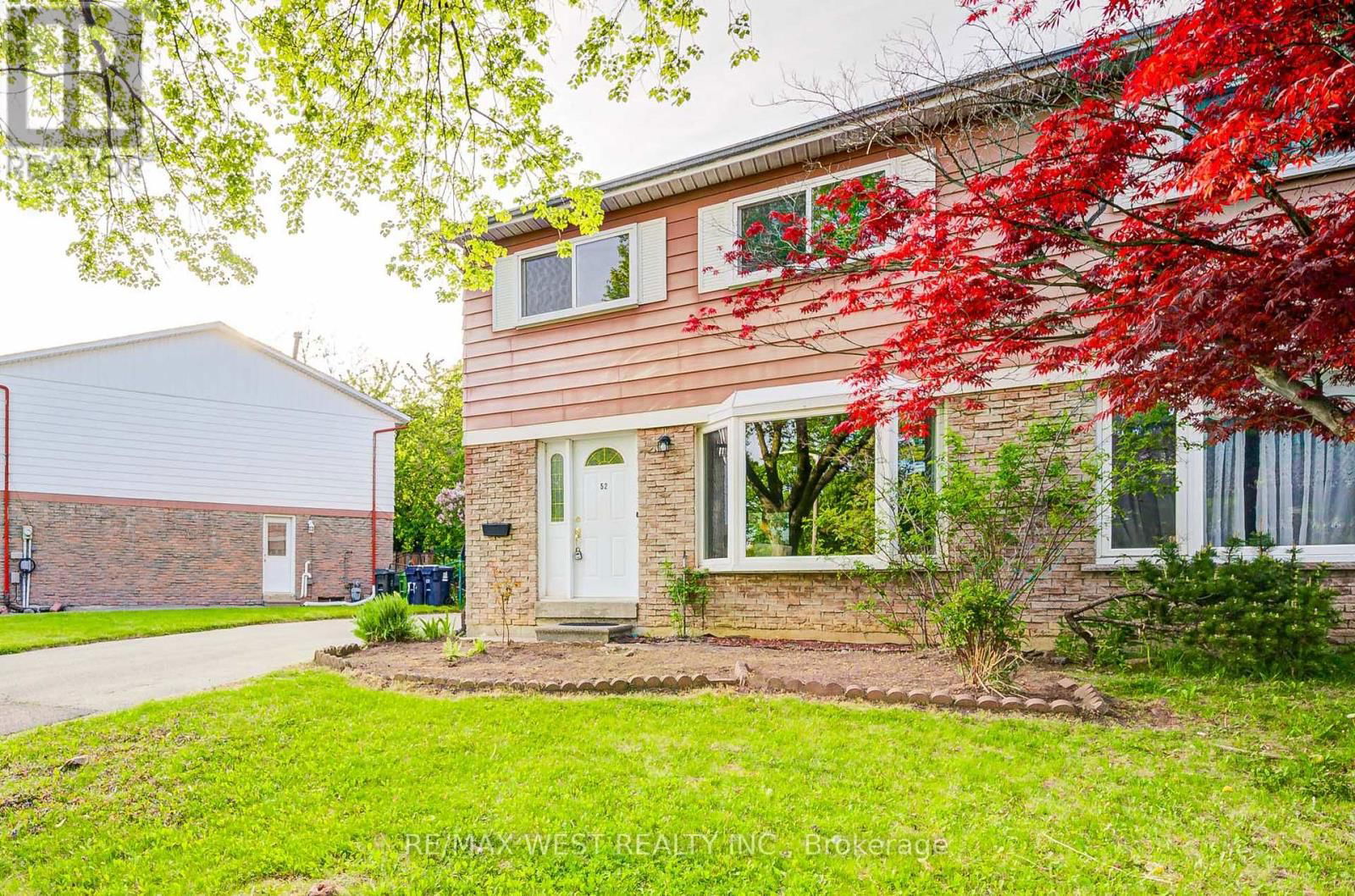 52 BURKWOOD CRESCENT Image 2