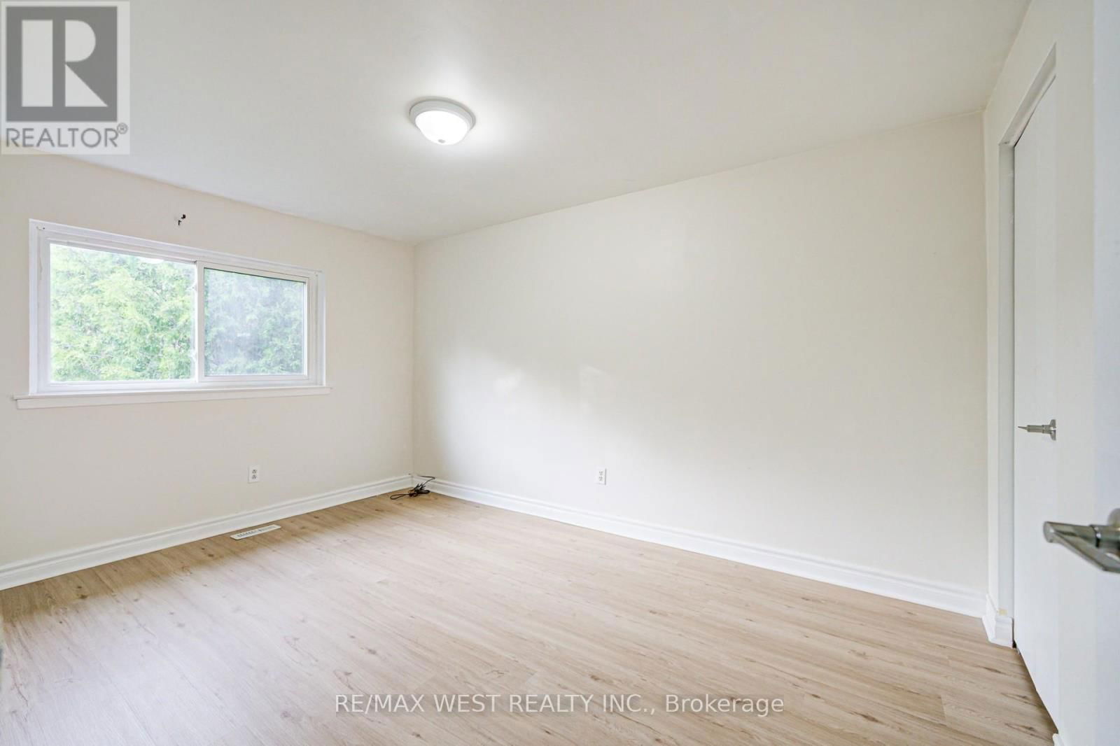 52 BURKWOOD CRESCENT Image 20