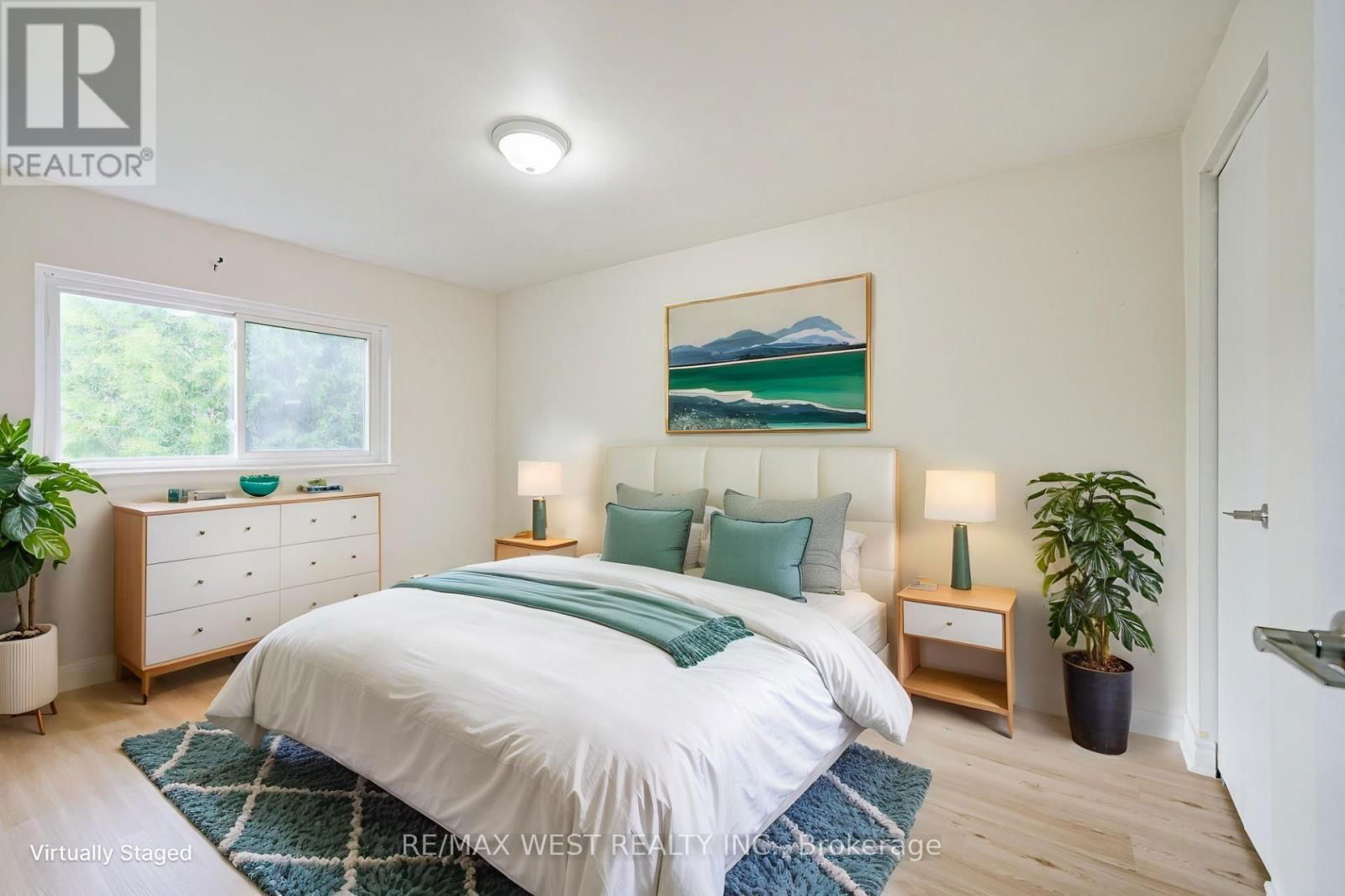 52 BURKWOOD CRESCENT Image 21