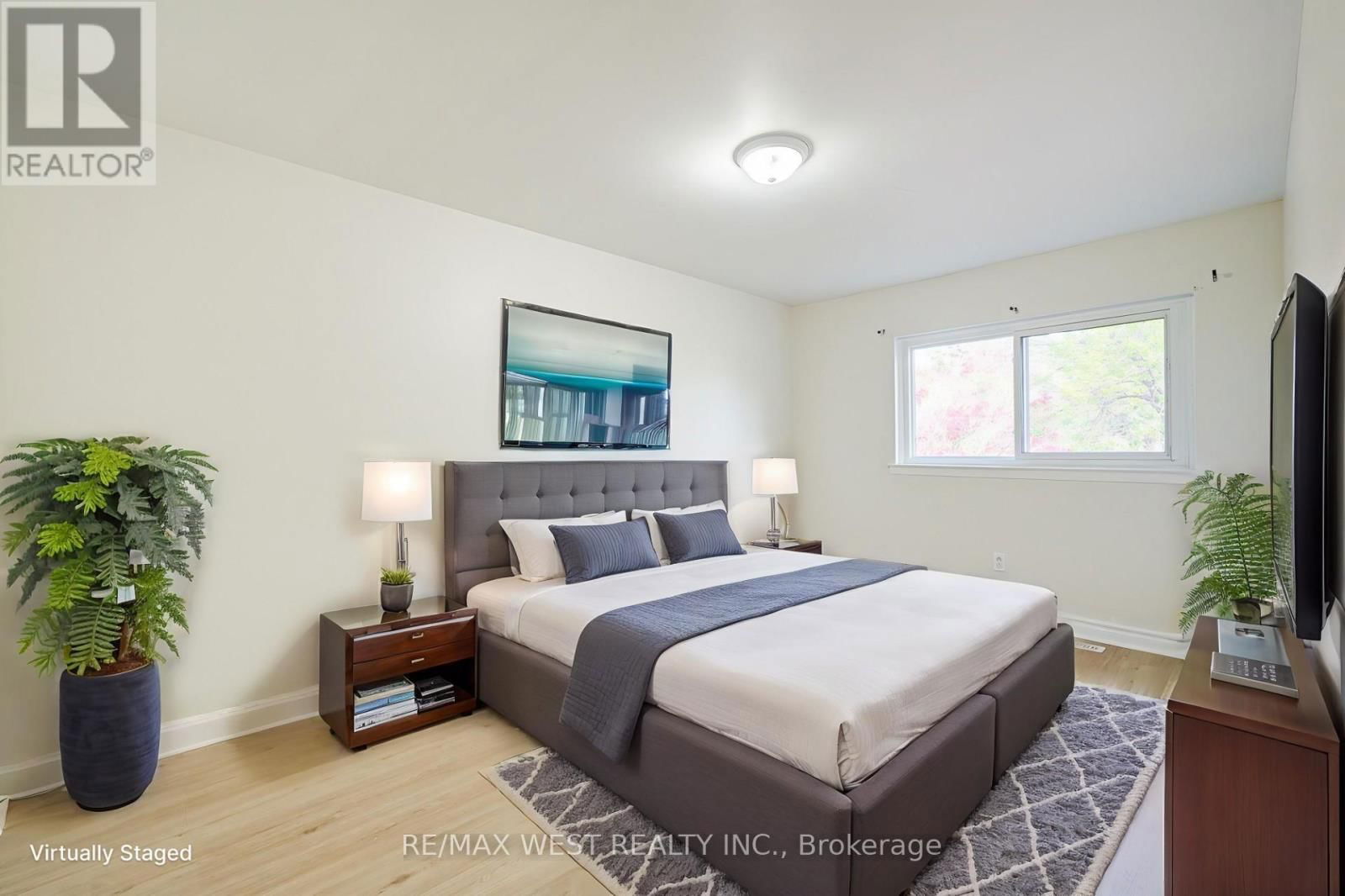 52 BURKWOOD CRESCENT Image 24
