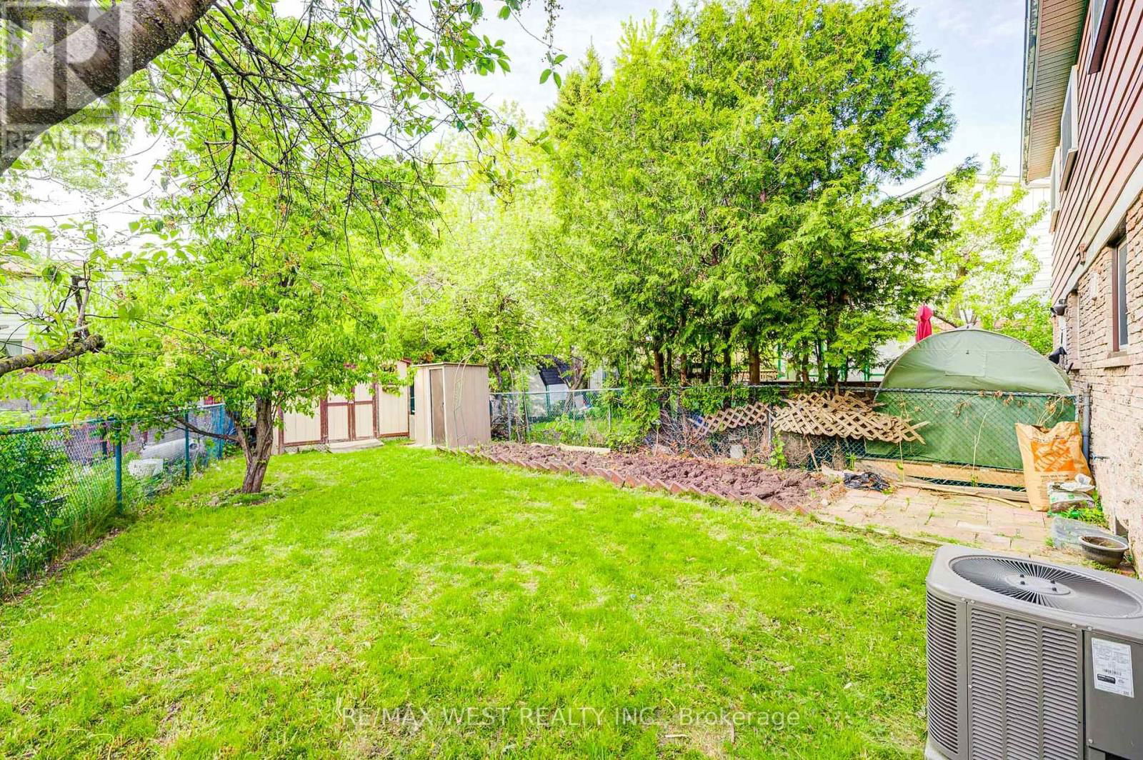 52 BURKWOOD CRESCENT Image 28