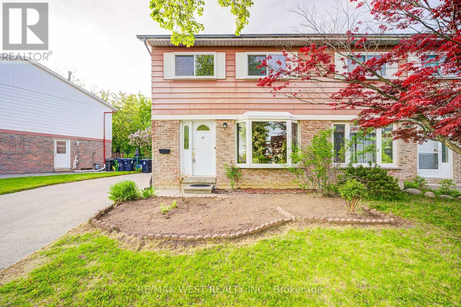 52 BURKWOOD CRESCENT Image 3