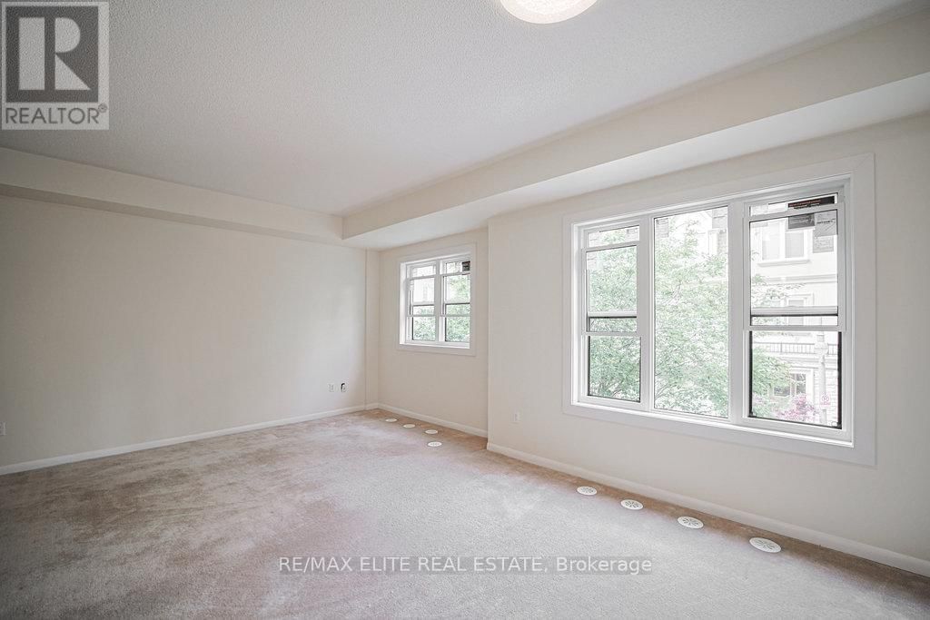 79 - 1250 ST MARTINS DRIVE Image 11