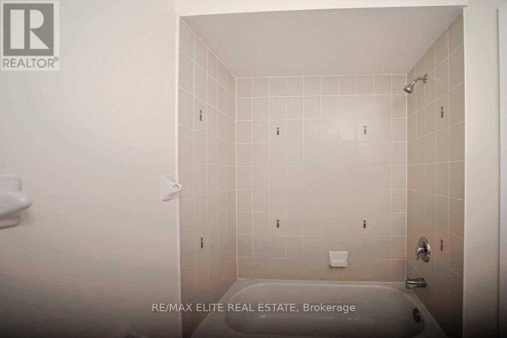 79 - 1250 ST MARTINS DRIVE Image 20