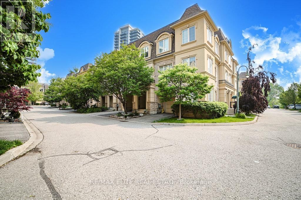 79 - 1250 ST MARTINS DRIVE Image 34