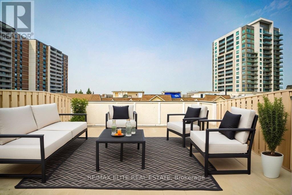 79 - 1250 ST MARTINS DRIVE Image 6