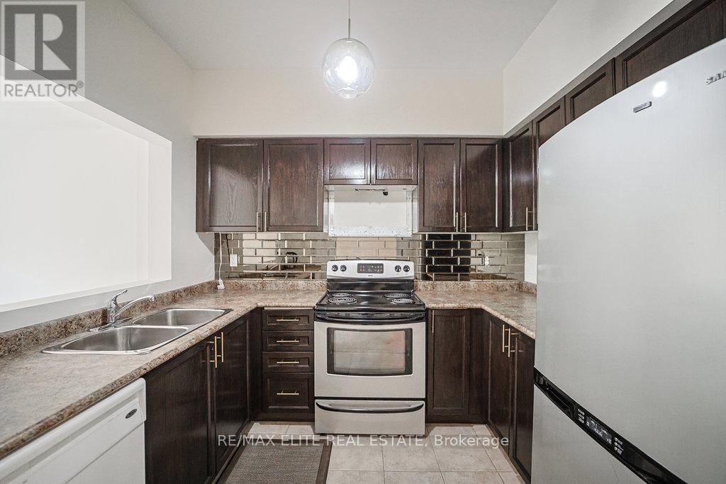 79 - 1250 ST MARTINS DRIVE Image 7