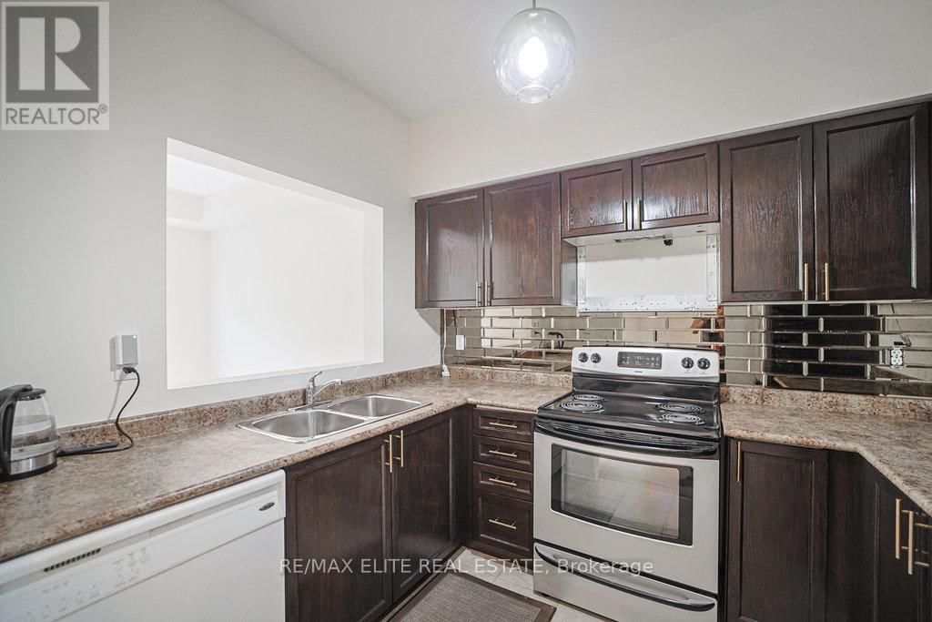79 - 1250 ST MARTINS DRIVE Image 8