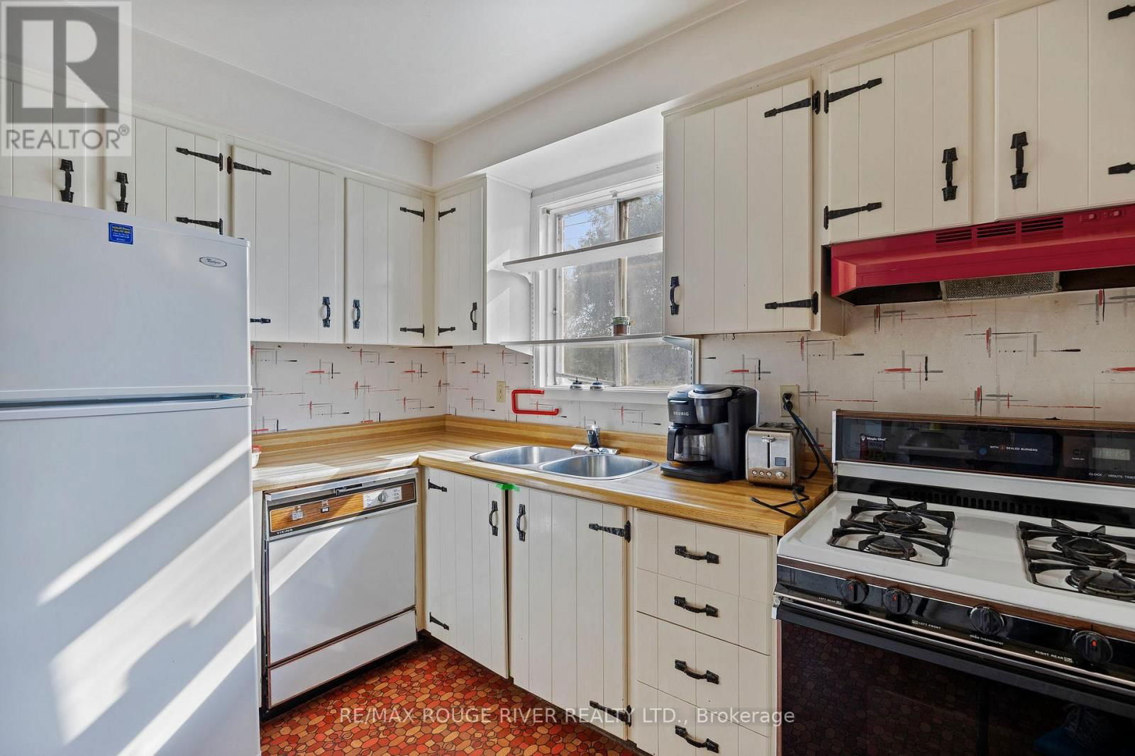 1611 GETA CIRCLE Image 10