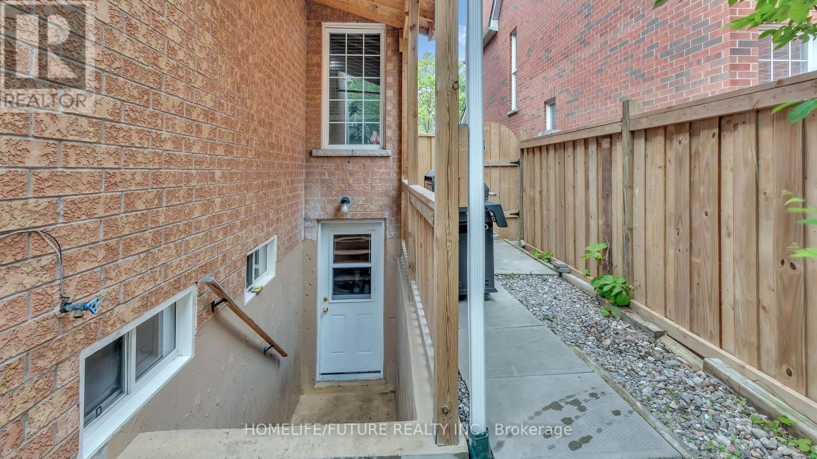 25 GATEWAY COURT Image 10