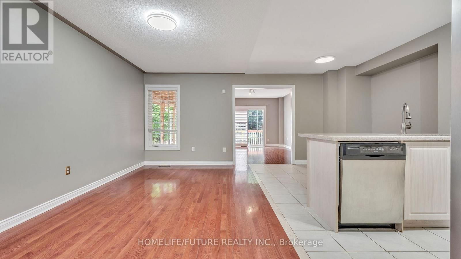 25 GATEWAY COURT Image 15