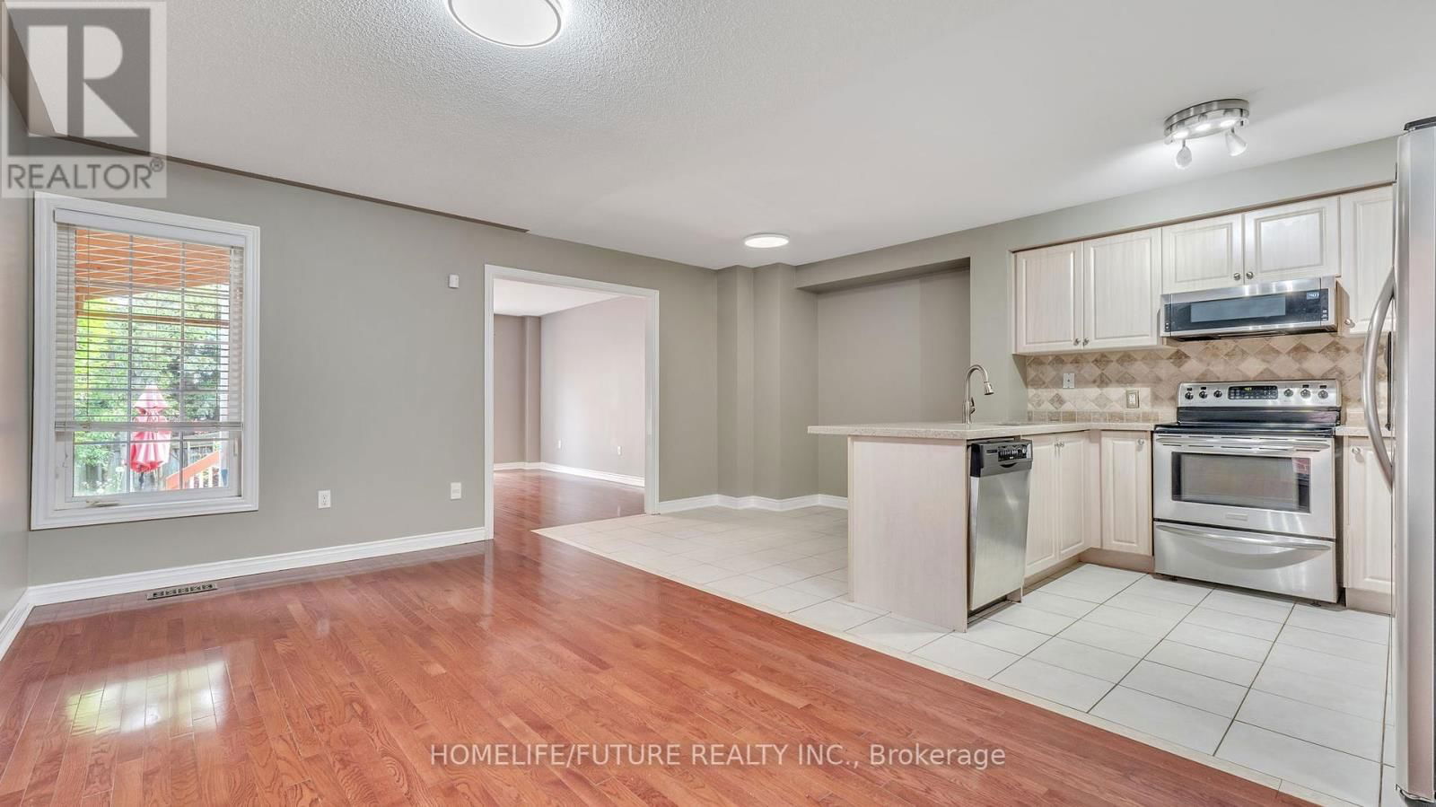 25 GATEWAY COURT Image 16