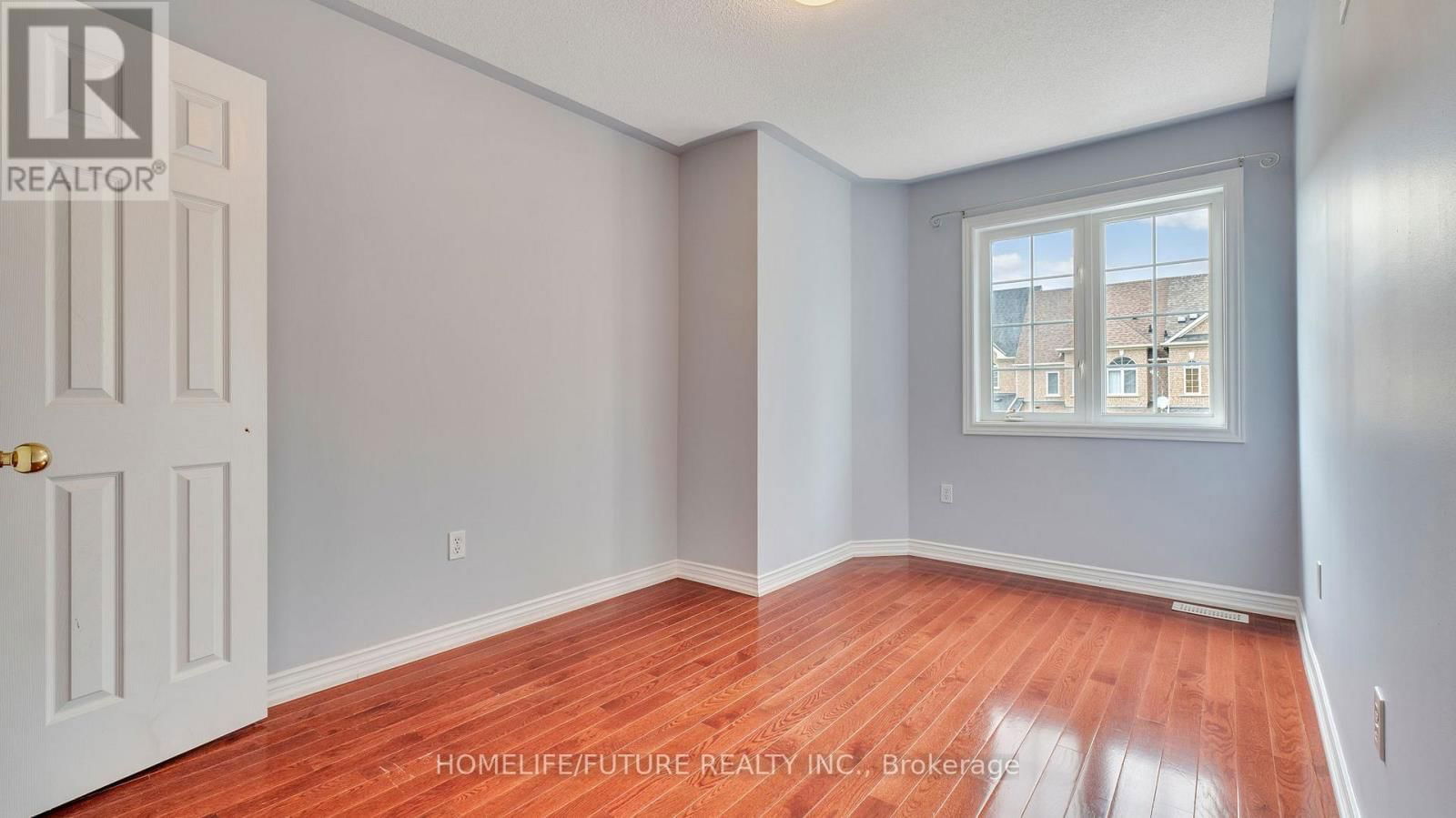 25 GATEWAY COURT Image 38