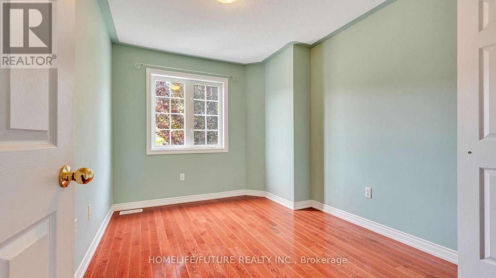 25 GATEWAY COURT Image 40