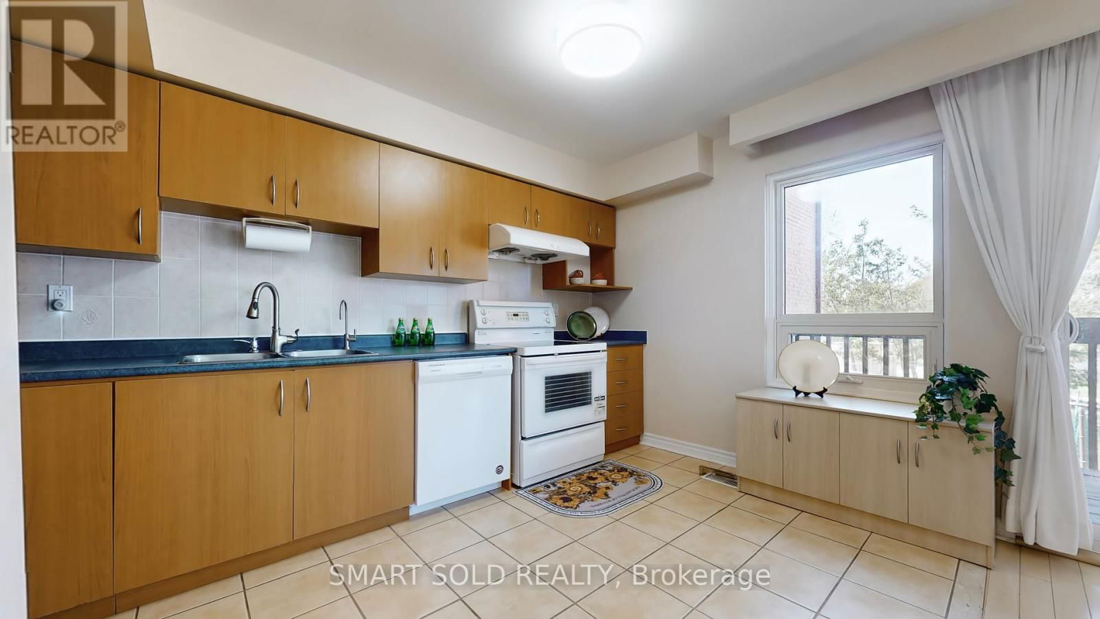 19 - 2606 MIDLAND AVENUE Image 15