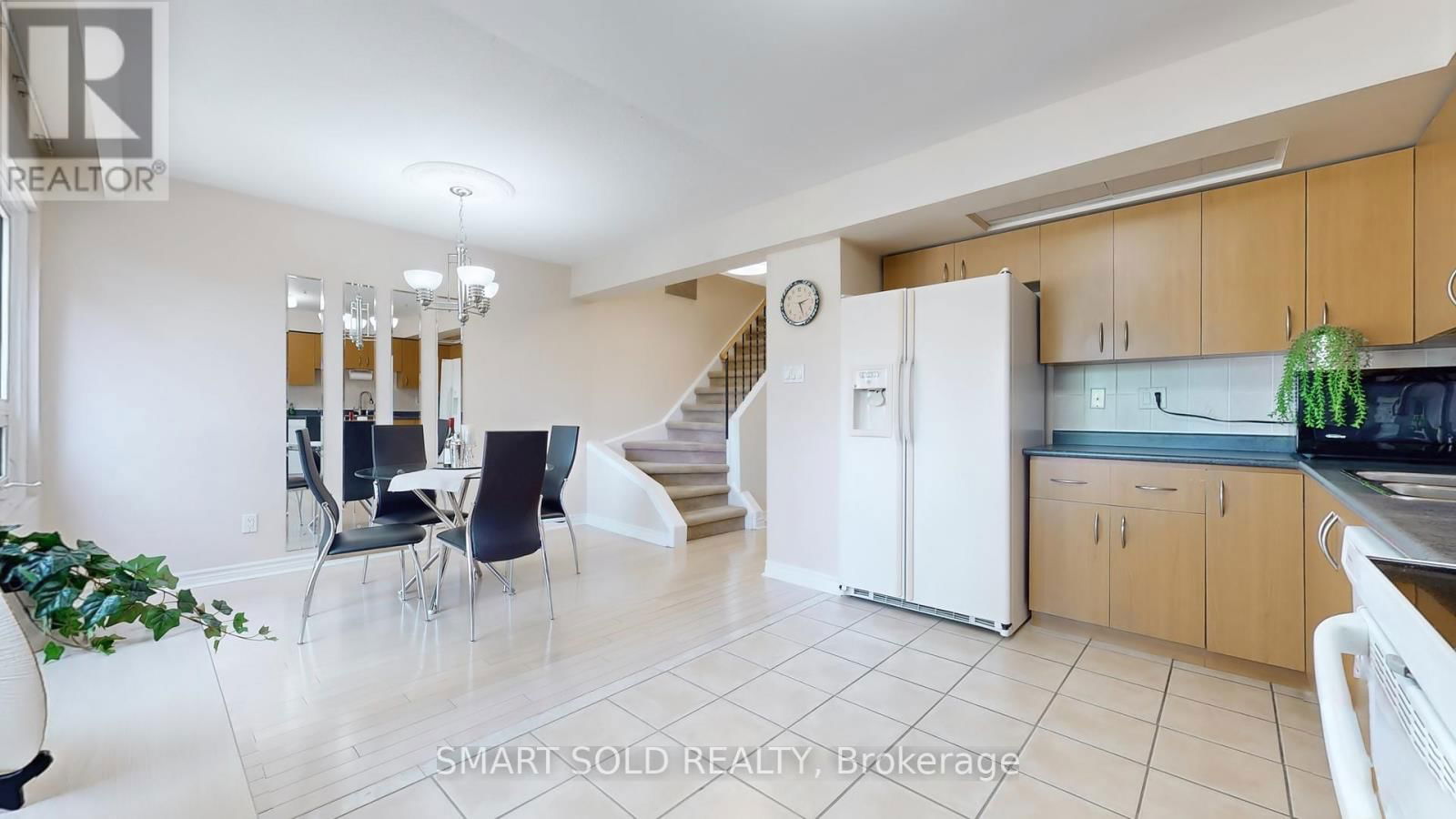 19 - 2606 MIDLAND AVENUE Image 16