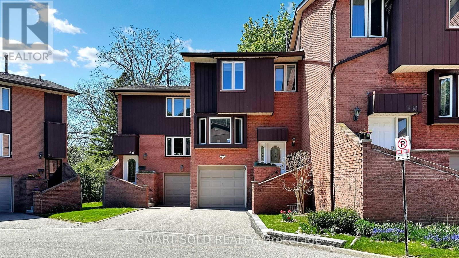 19 - 2606 MIDLAND AVENUE Image 2