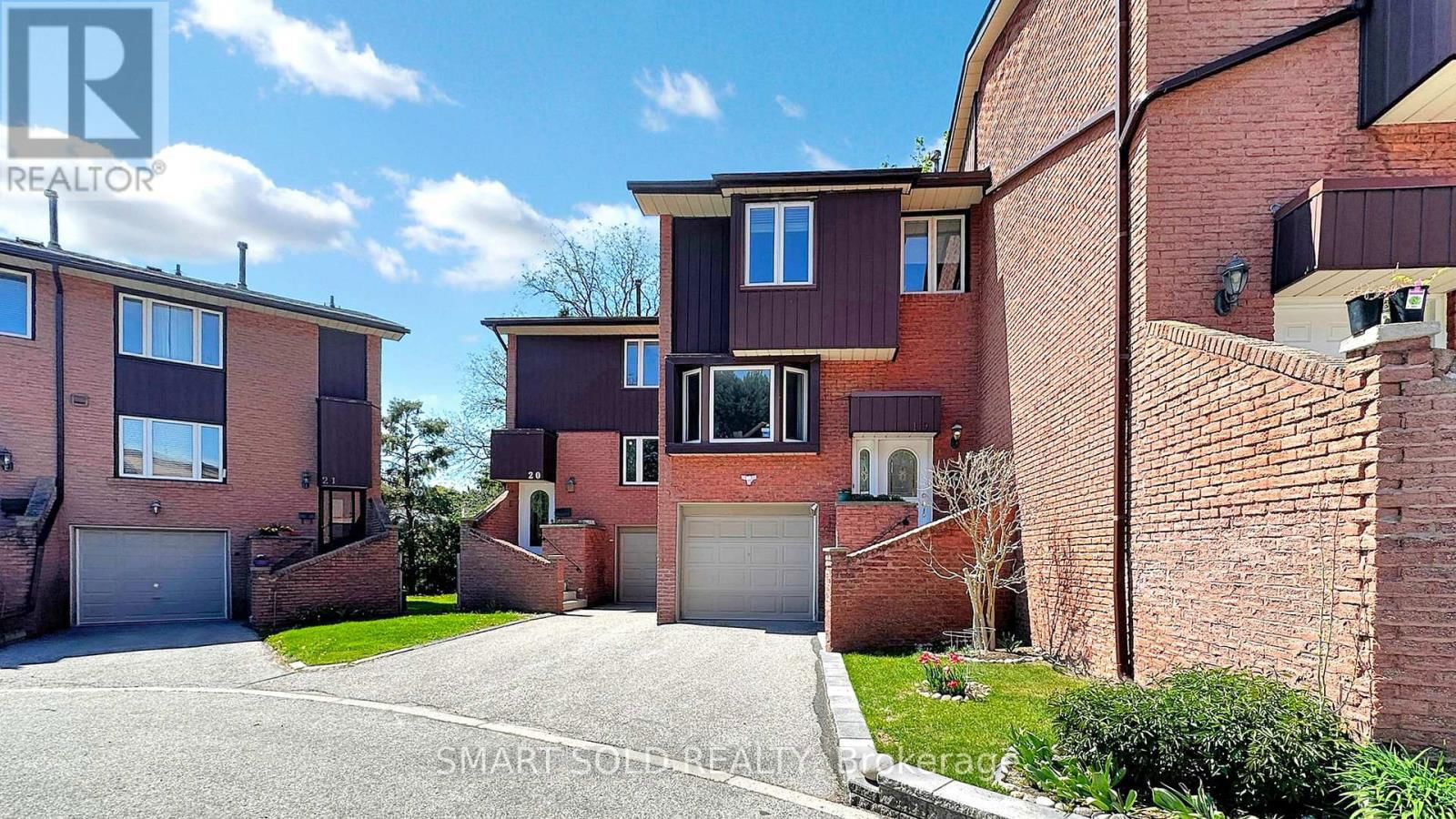 19 - 2606 MIDLAND AVENUE Image 3