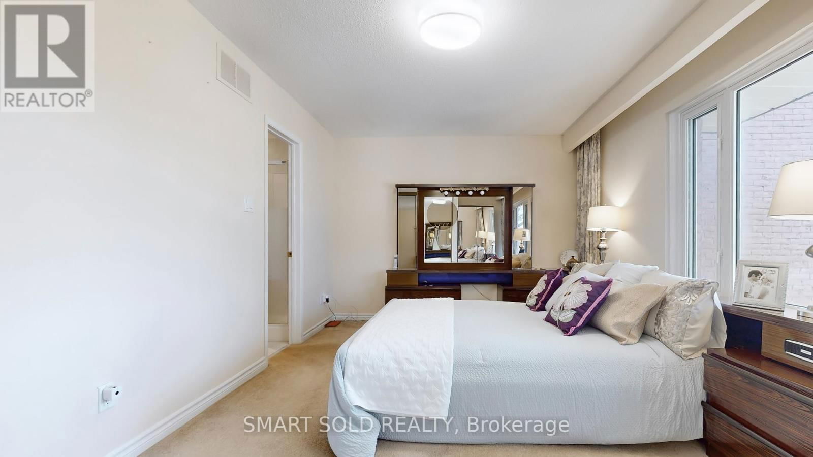 19 - 2606 MIDLAND AVENUE Image 30