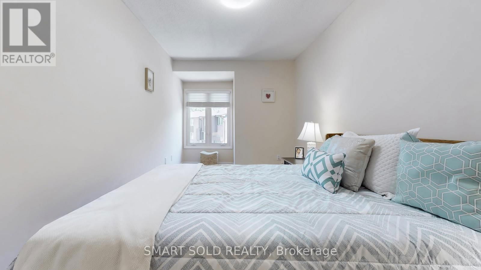19 - 2606 MIDLAND AVENUE Image 36
