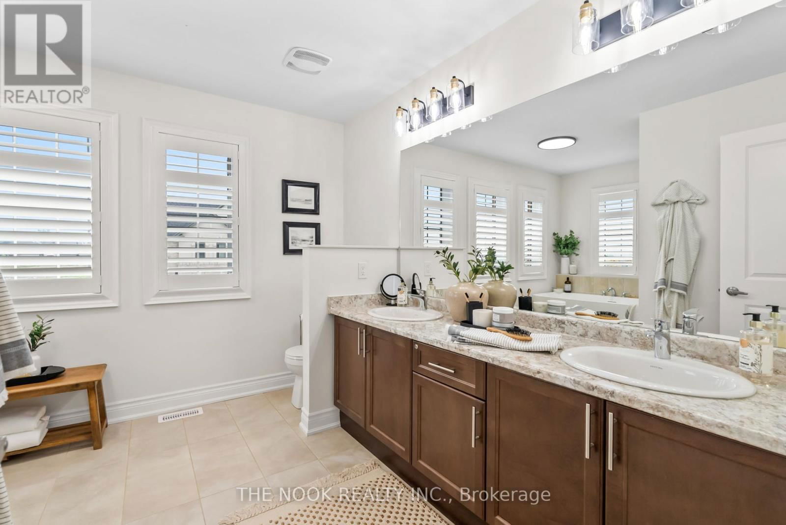 110 WAMSLEY CRESCENT Image 24