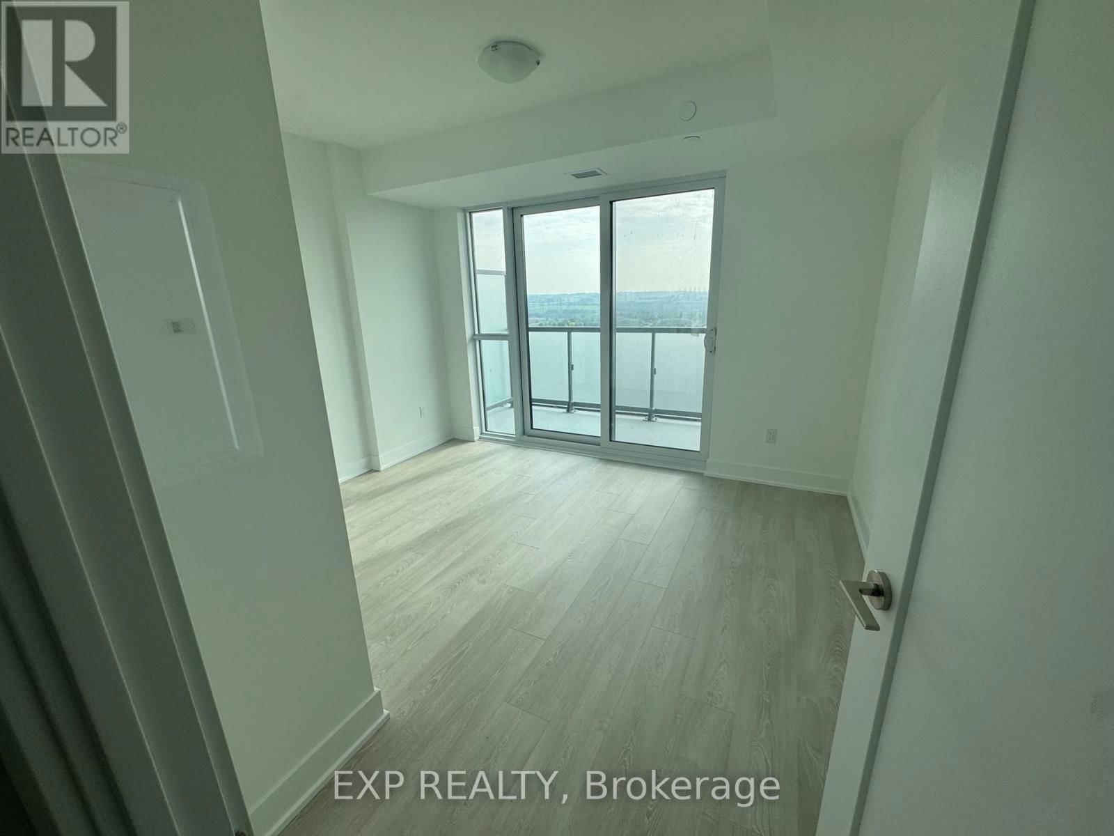 2403 - 2545 SIMCOE STREET NORTH Image 6
